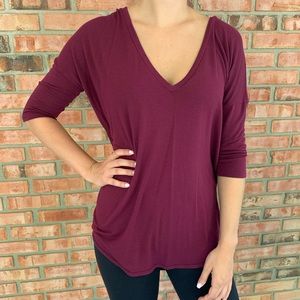 Maroon 3/4 sleeve vneck from express